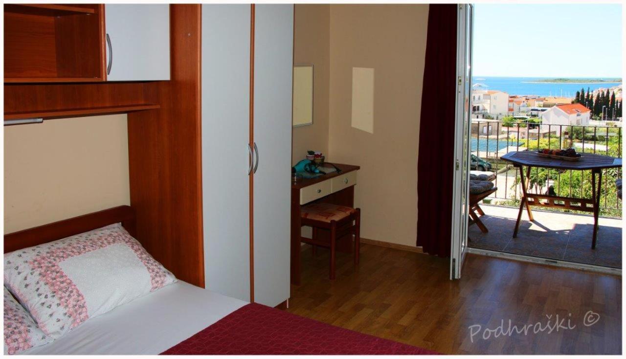 Primosten Apartments Extérieur photo