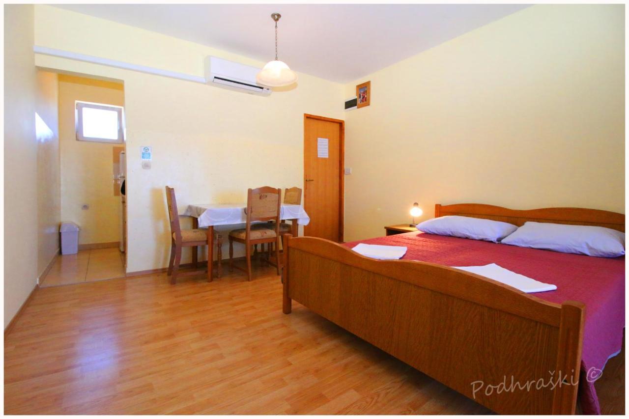 Primosten Apartments Extérieur photo